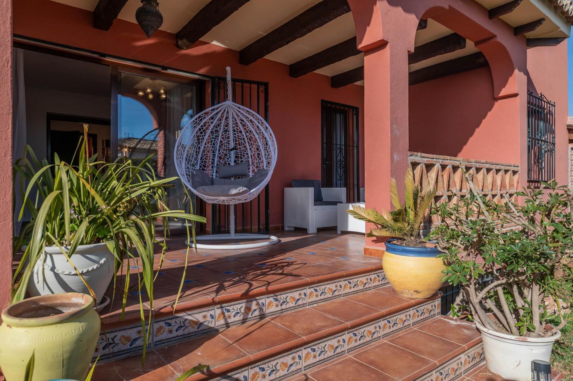 Classic 5 Bdrm Andalucian W Pool & Sea View * Marbella