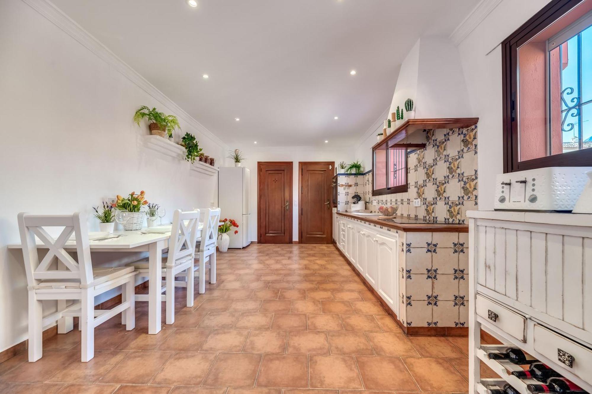 Apartment Classic 5 Bdrm Andalucian W Pool & Sea View