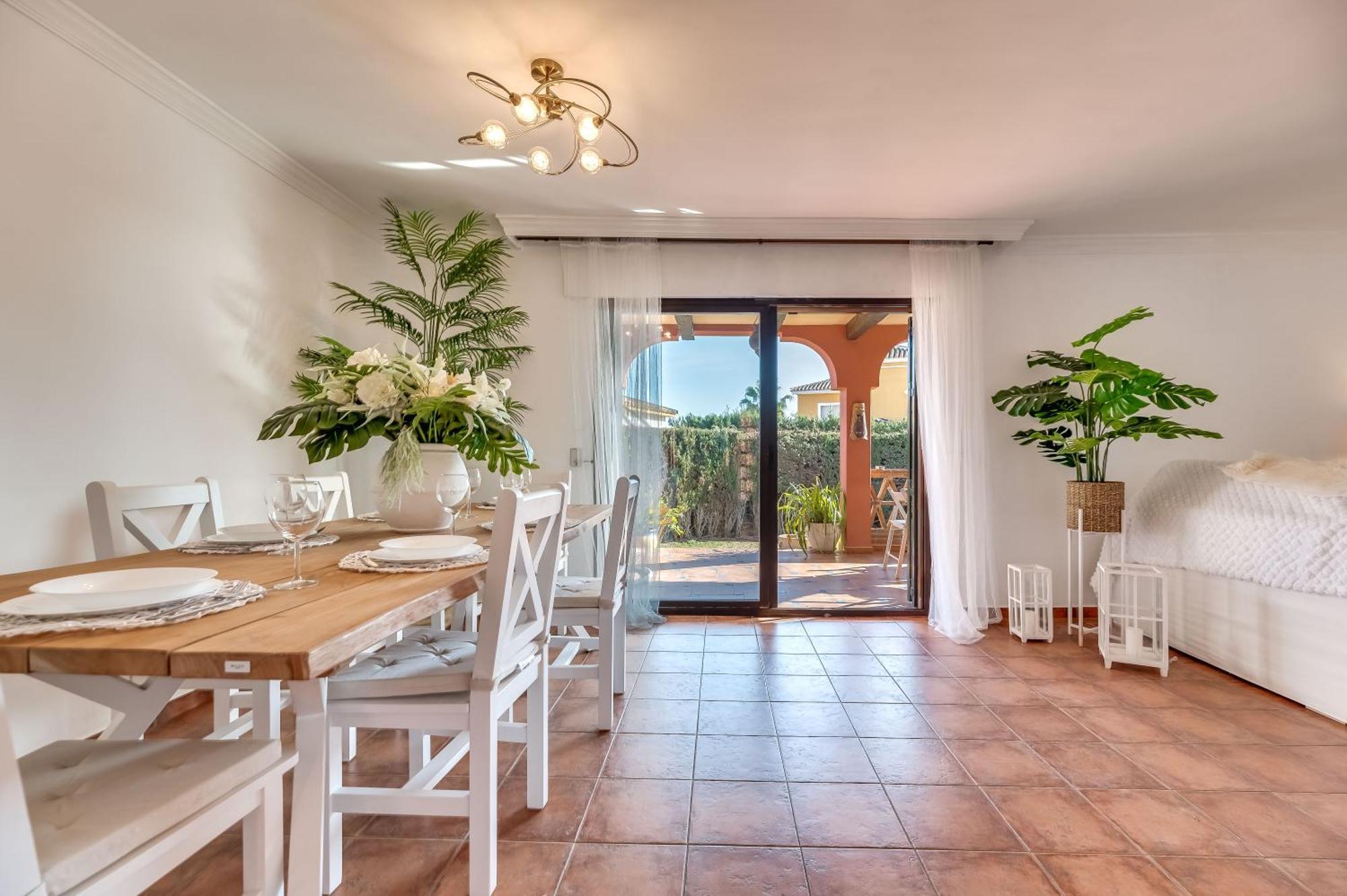 Apartment Classic 5 Bdrm Andalucian W Pool & Sea View *