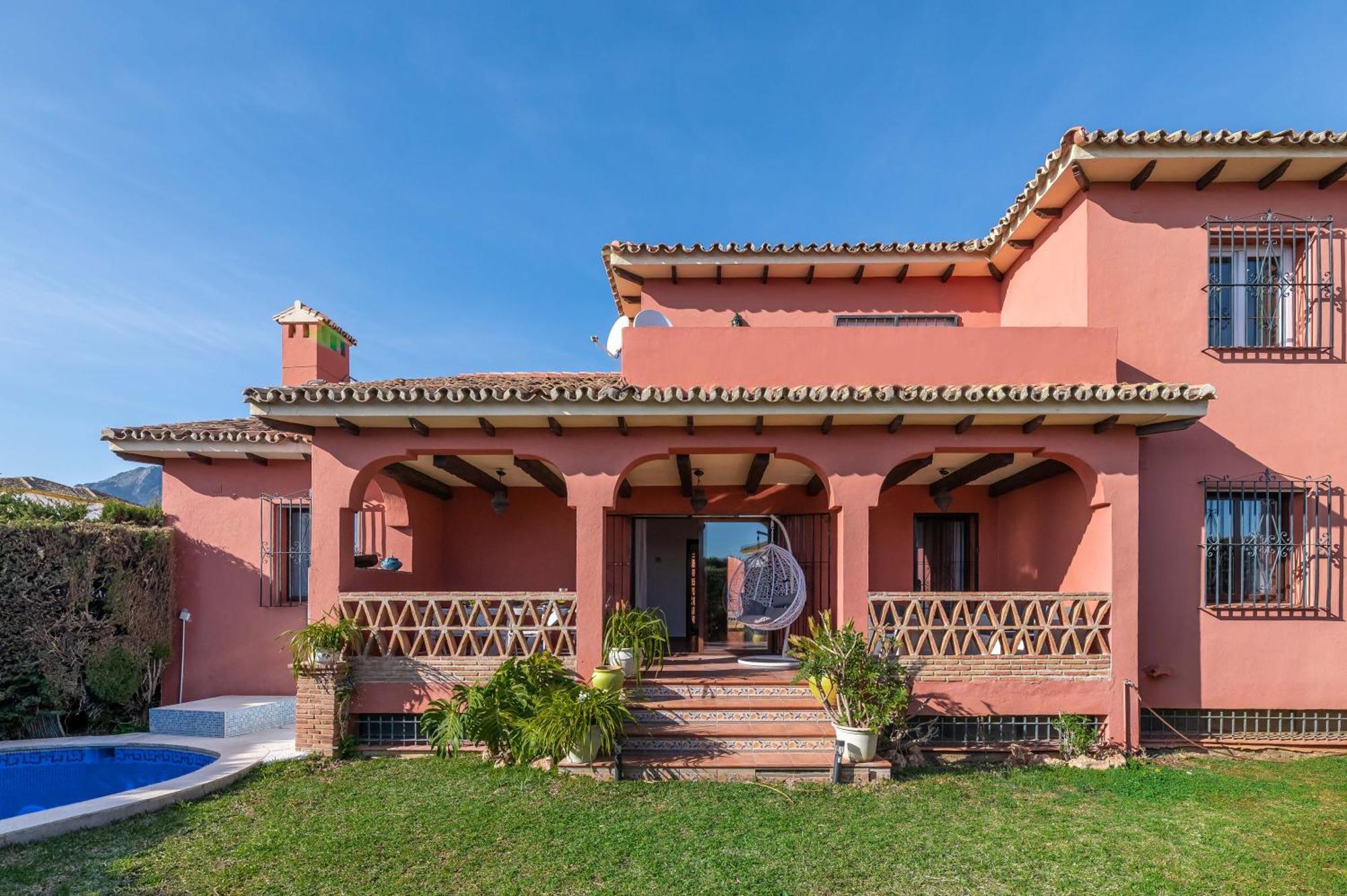 Apartment Classic 5 Bdrm Andalucian W Pool & Sea View *